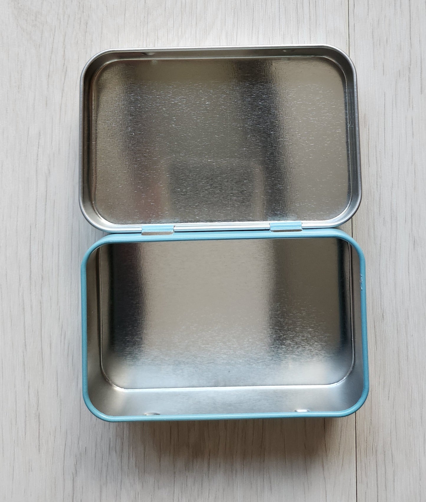 emma ball hinged small notions tin