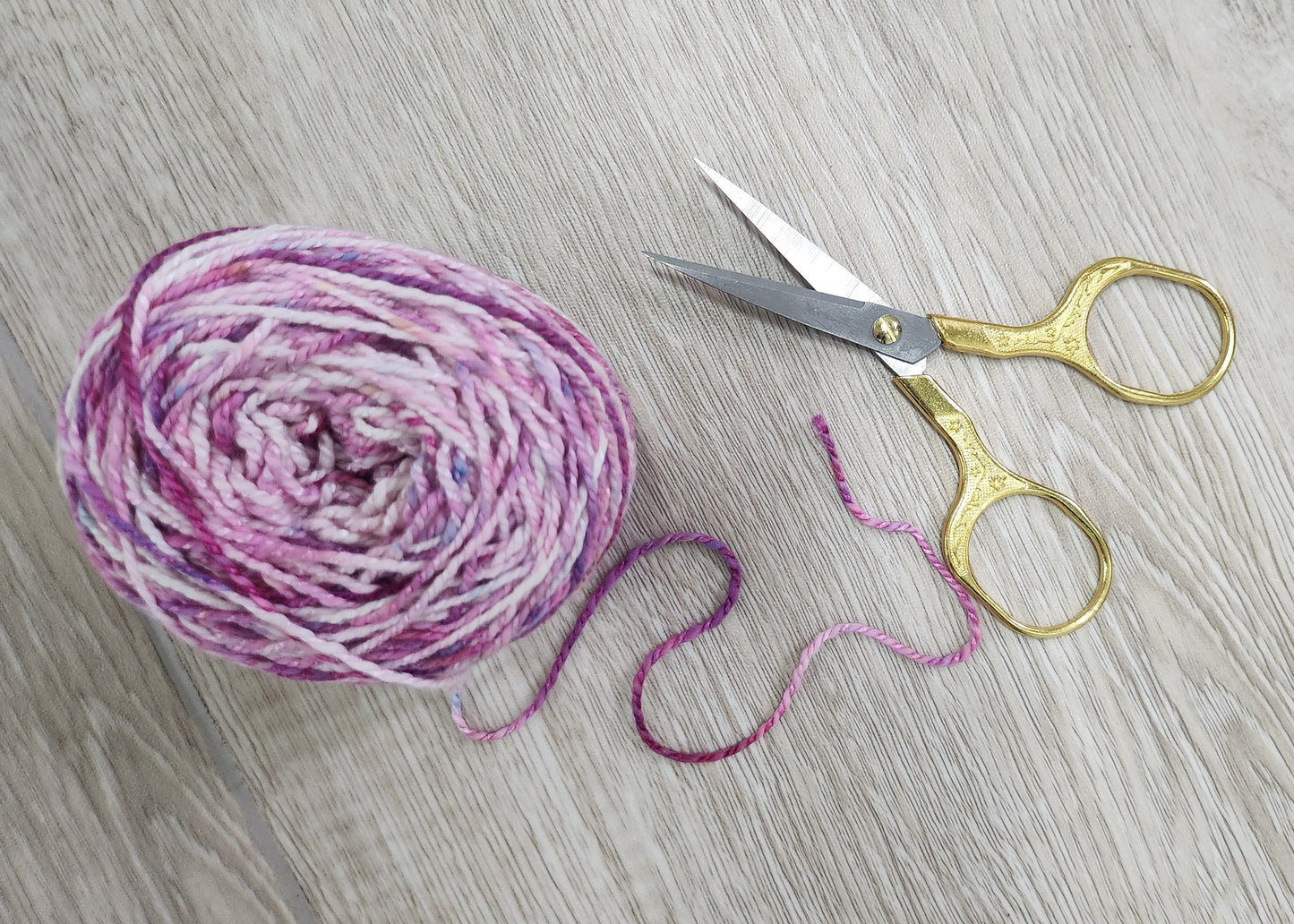Larger embroidery sized antique style gold scissors.