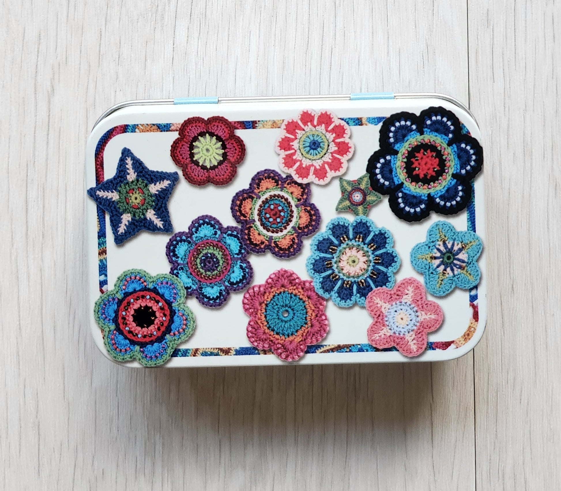 emma ball hinged small notions tin