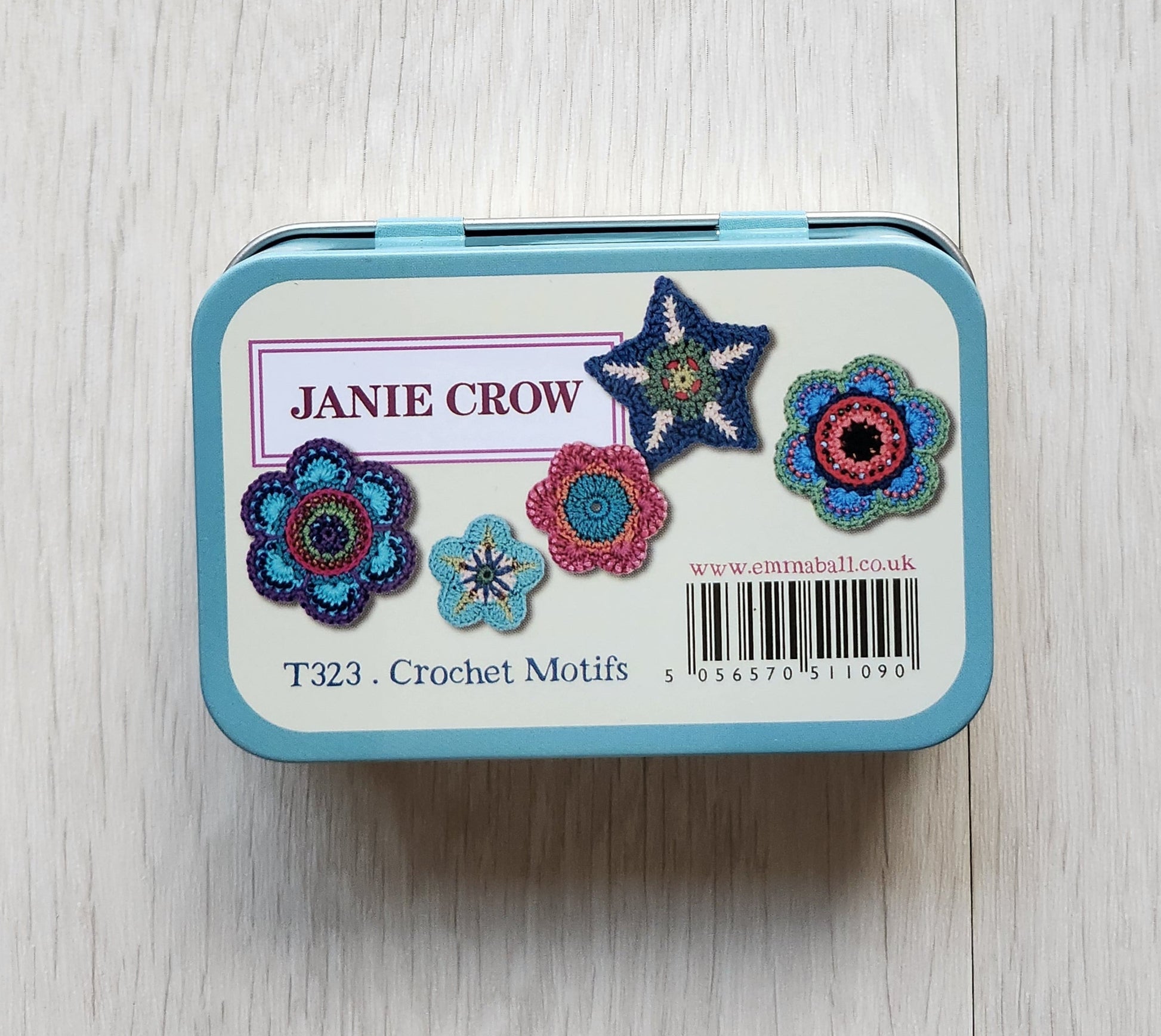 emma ball hinged small notions tin