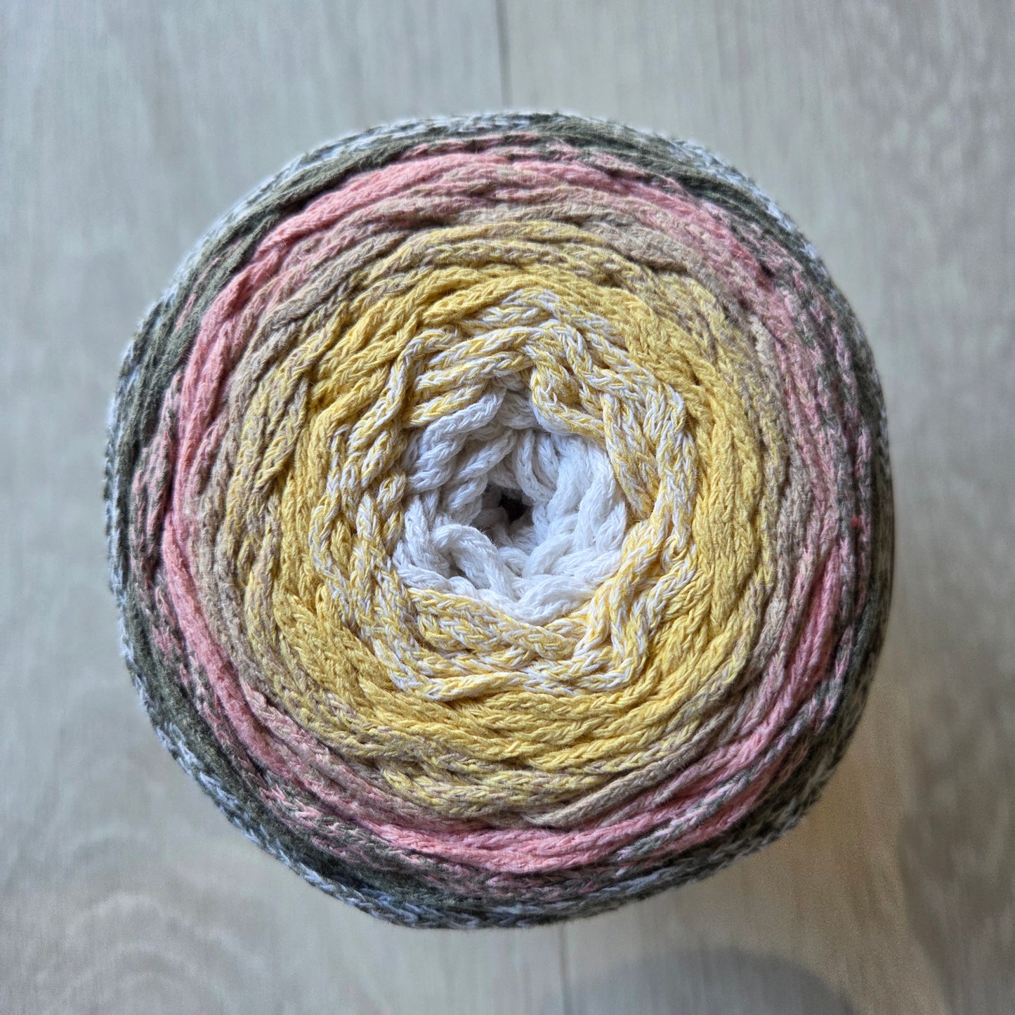 Retwisst Chainy Cotton Cake